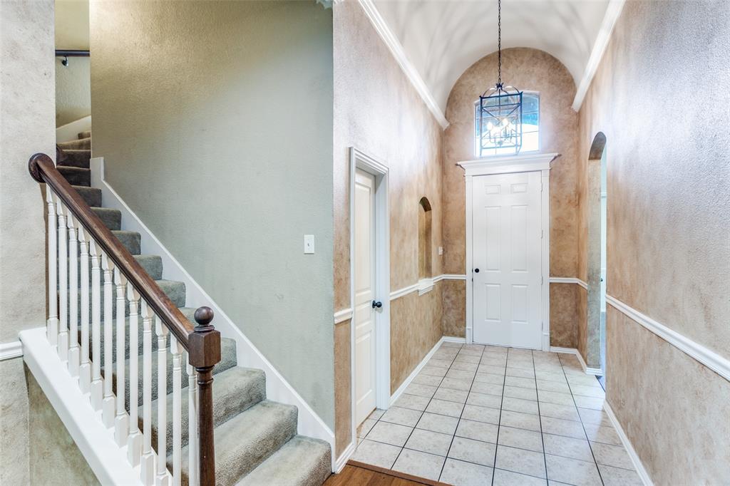 8312 Teja Trail Benbrook, TX 76126 - Photo 2 of 25 Foyer
