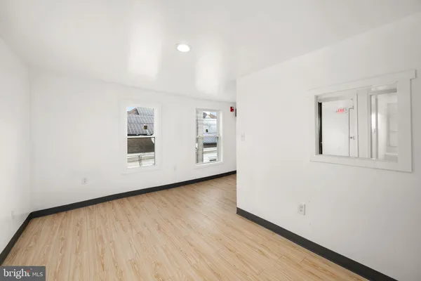 a view of livingroom with hardwood