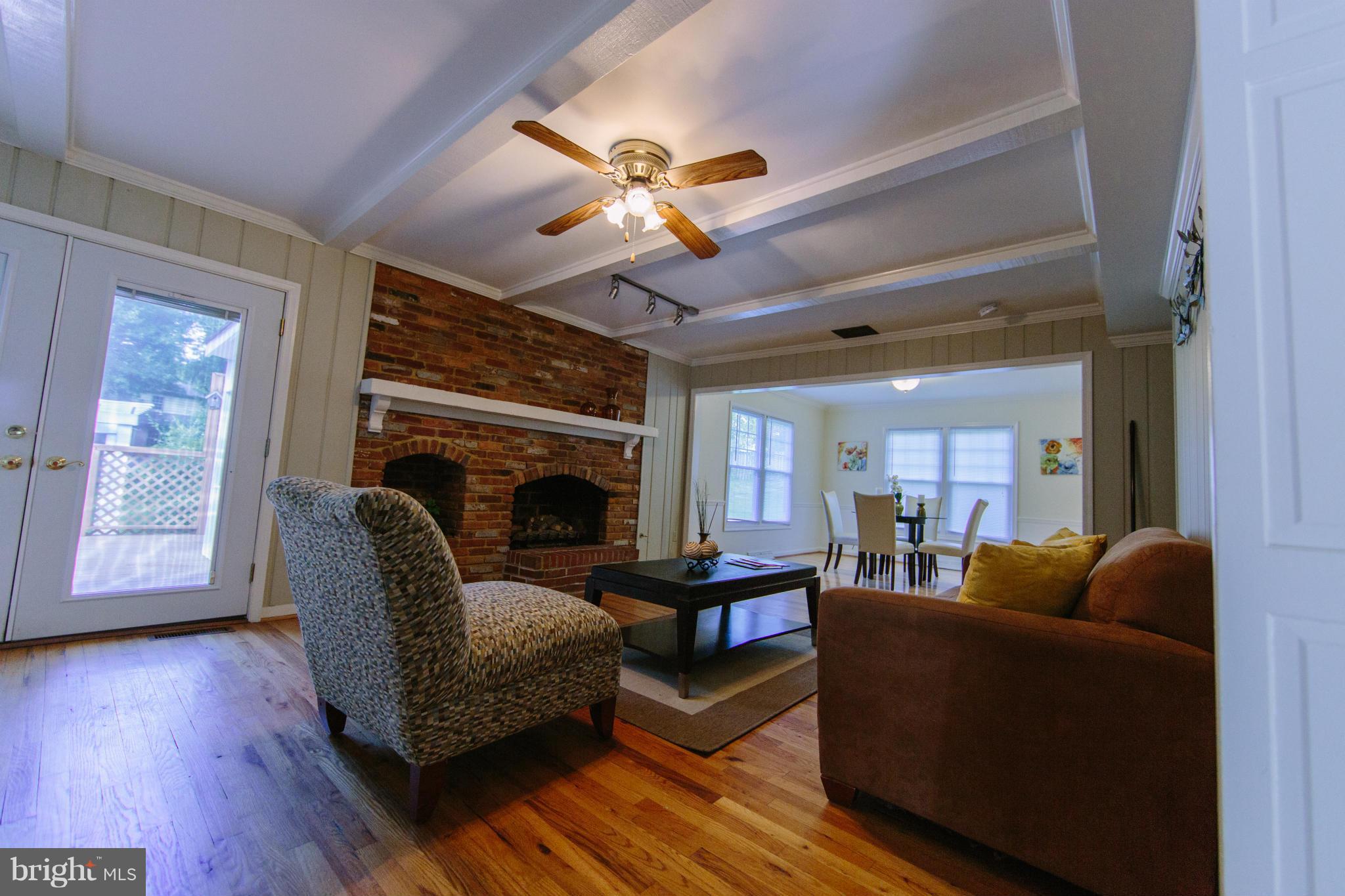 10406 Stone Ridge Lane Vienna, VA 22182 - Photo 7 of 20 Living Room
