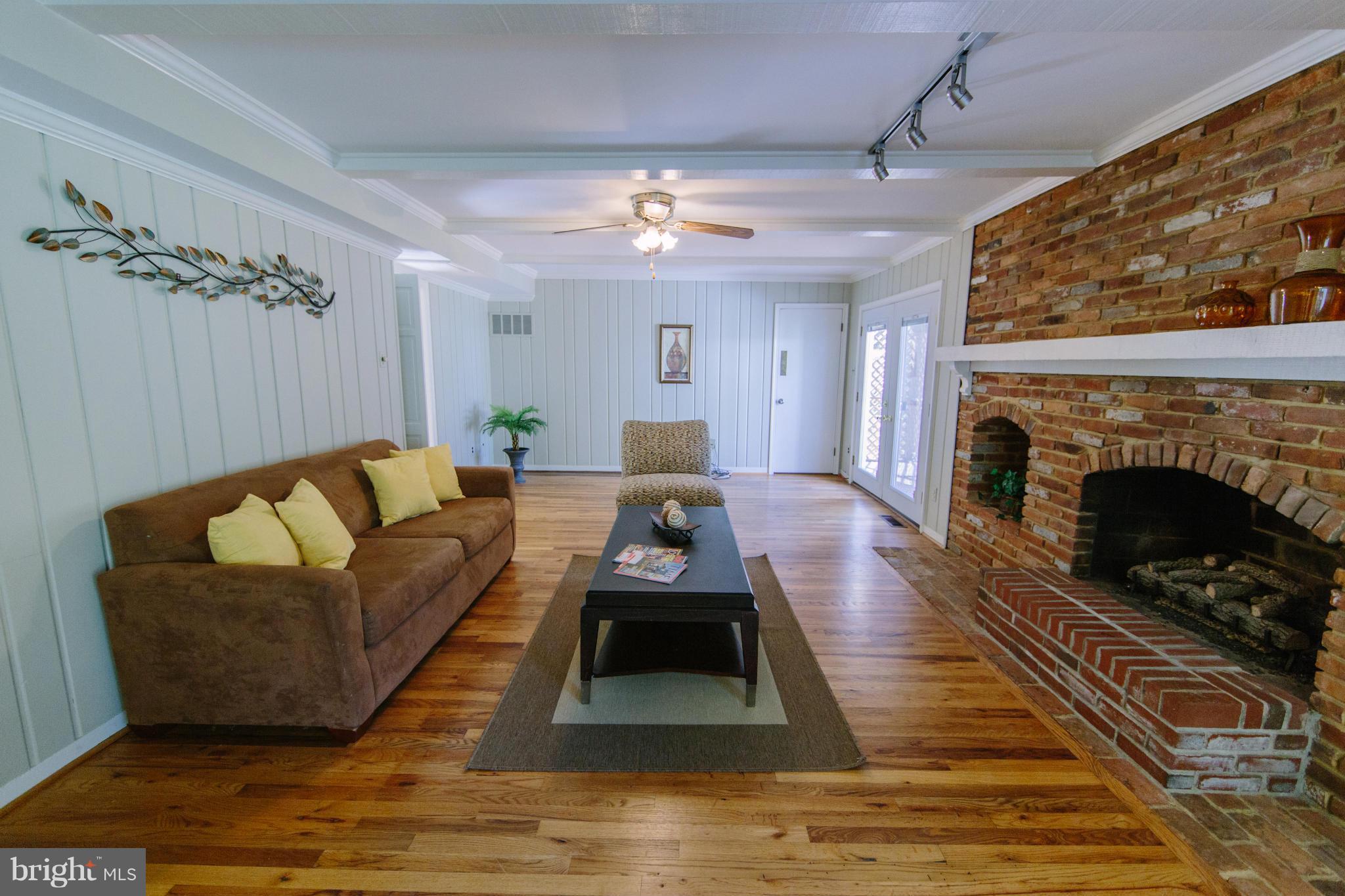 10406 Stone Ridge Lane Vienna, VA 22182 - Photo 10 of 20 Living Room
