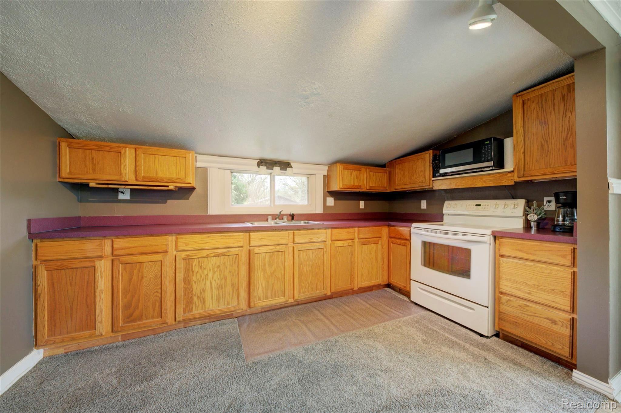 4003 Milner Road Stockbridge, MI 49285 - Photo 13 of 25 Kitchen 4.jpg