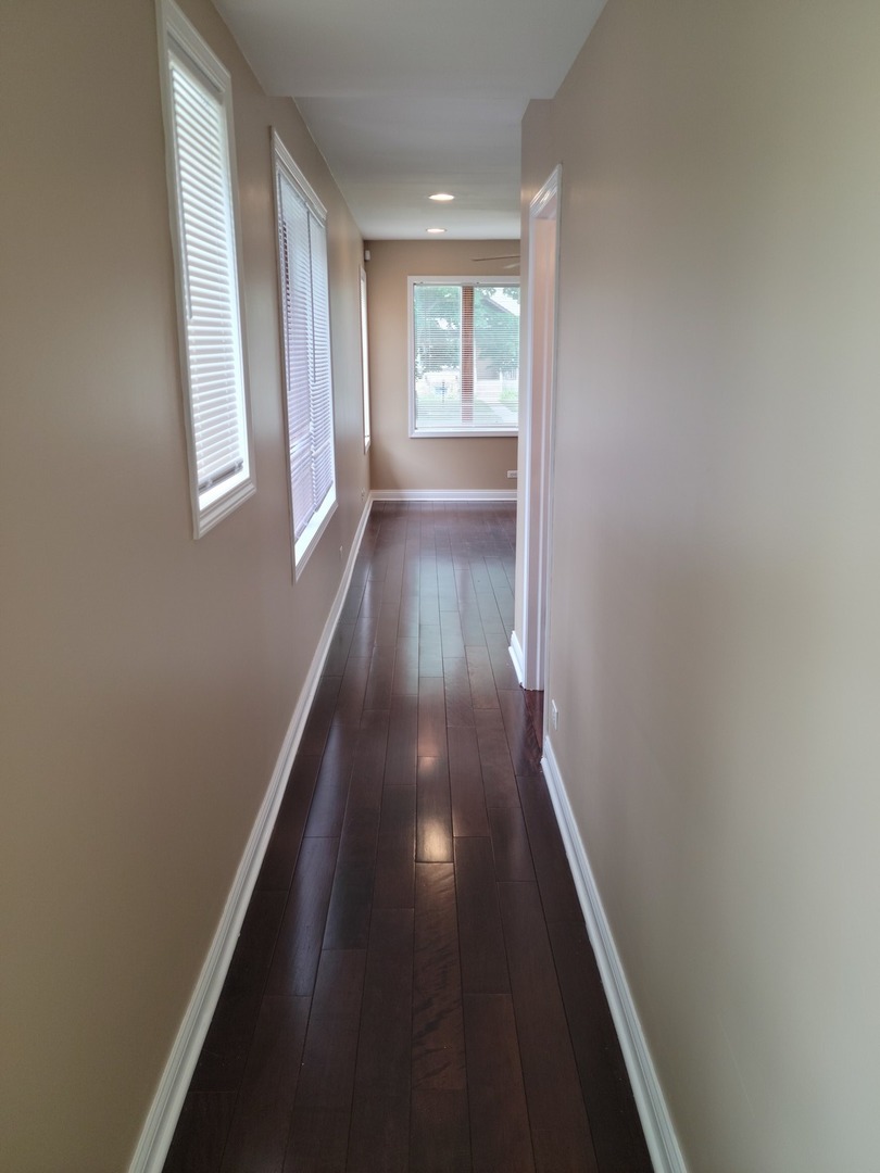 8529 South Rhodes Avenue Chicago, IL 60619 - Photo 5 of 16 a view of entryway