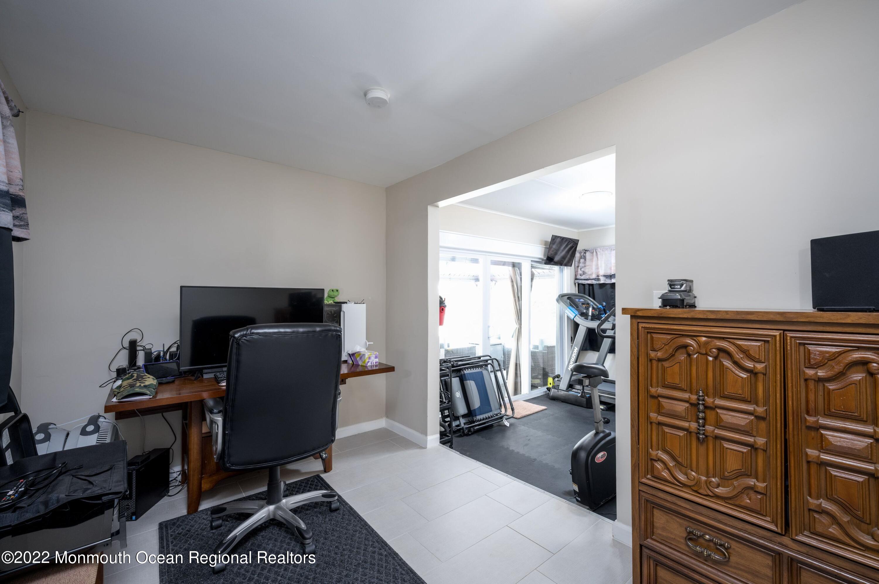 28 Hemlock Road Howell, NJ 07731 - Photo 16 of 37 jp-0pLnI