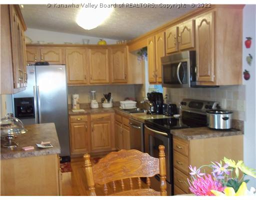 213 Stewart Acres Winfield, WV 25213 - Photo 2 of 3 Kitchen.