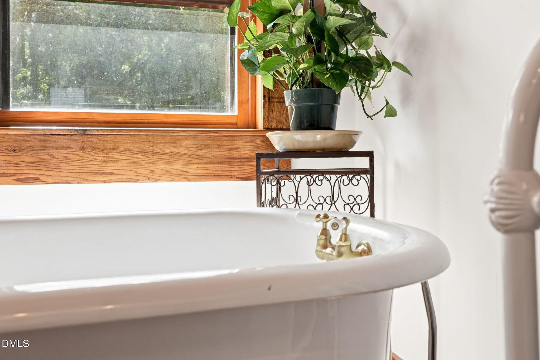 2523 Baptist Road Durham, NC 27703 - Photo 29 of 71 Clawfoot tub