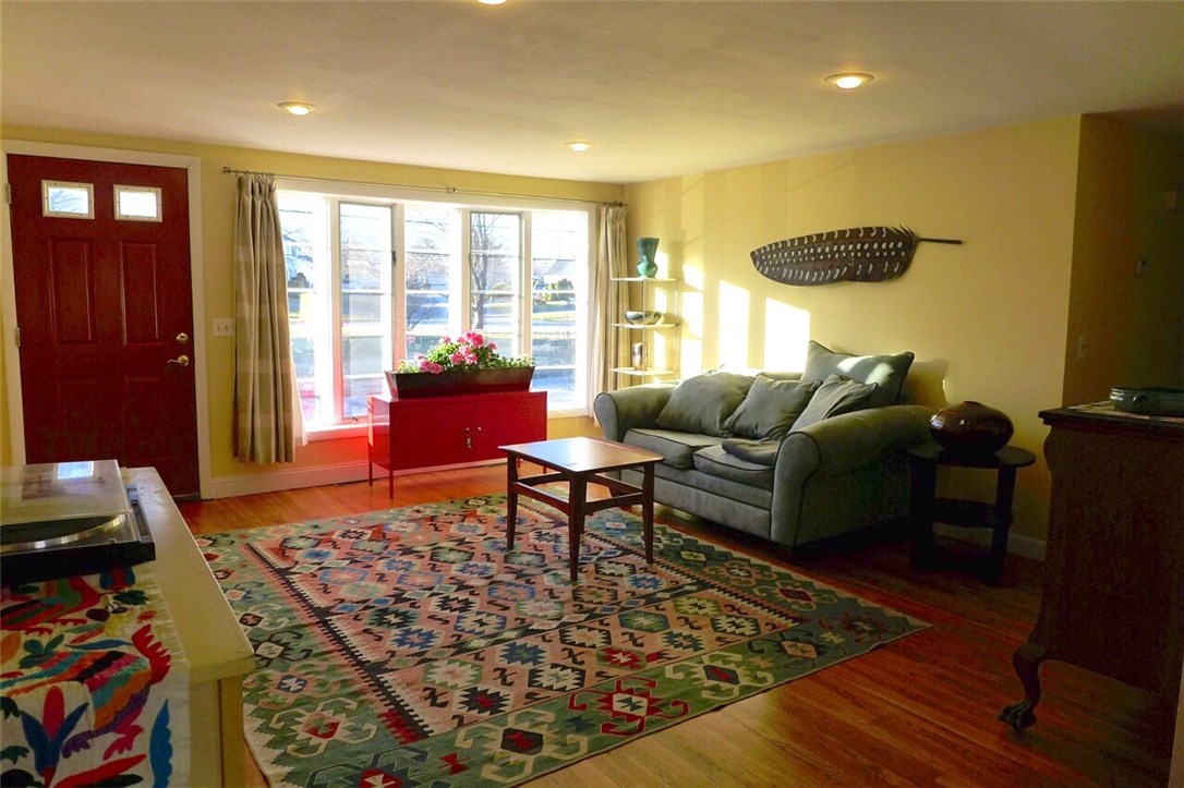 49 Bentley Road Warwick, RI 02888 - Photo 7 of 29 Gallery Image 7