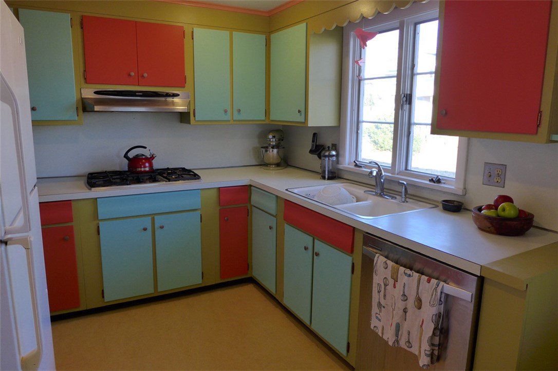 49 Bentley Road Warwick, RI 02888 - Photo 9 of 29 Gallery Image 9