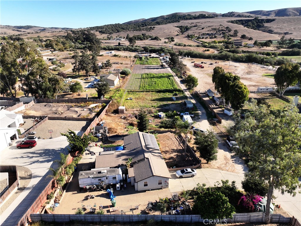1418 Solomon Road Santa Maria, CA 93455 - Photo 23 of 27 an aerial view of multiple house