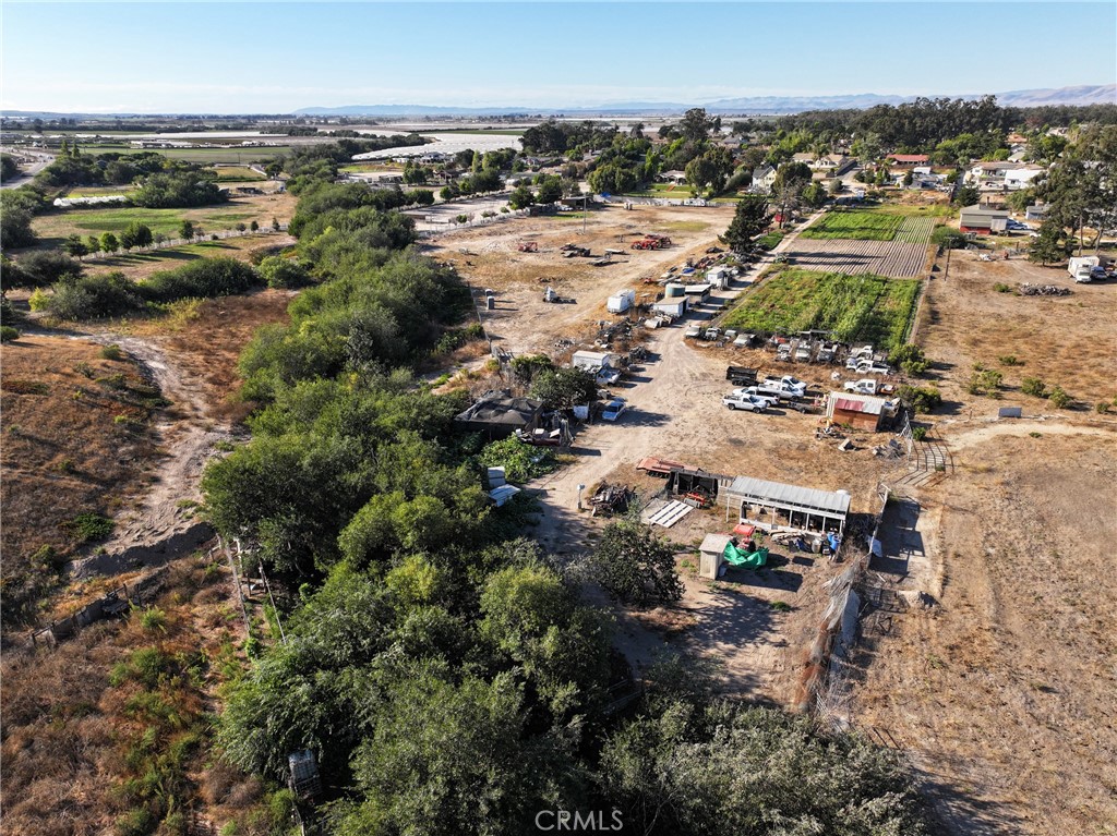 1418 Solomon Road Santa Maria, CA 93455 - Photo 9 of 27 an aerial view of multiple house