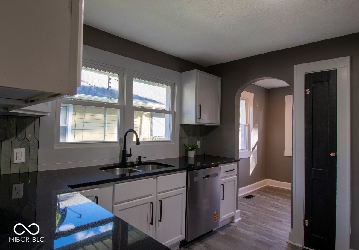 3949 English Avenue Indianapolis, IN 46201 - Photo 8 of 25