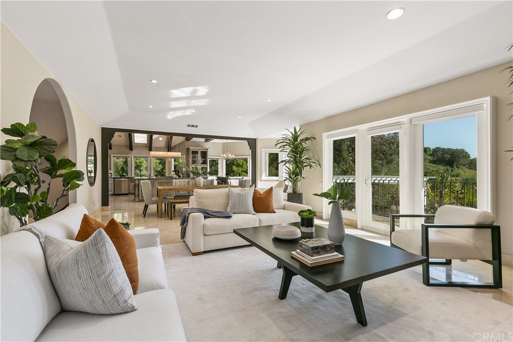 10282 Ambervale Lane North Tustin, CA 92705 - Photo 11 of 50