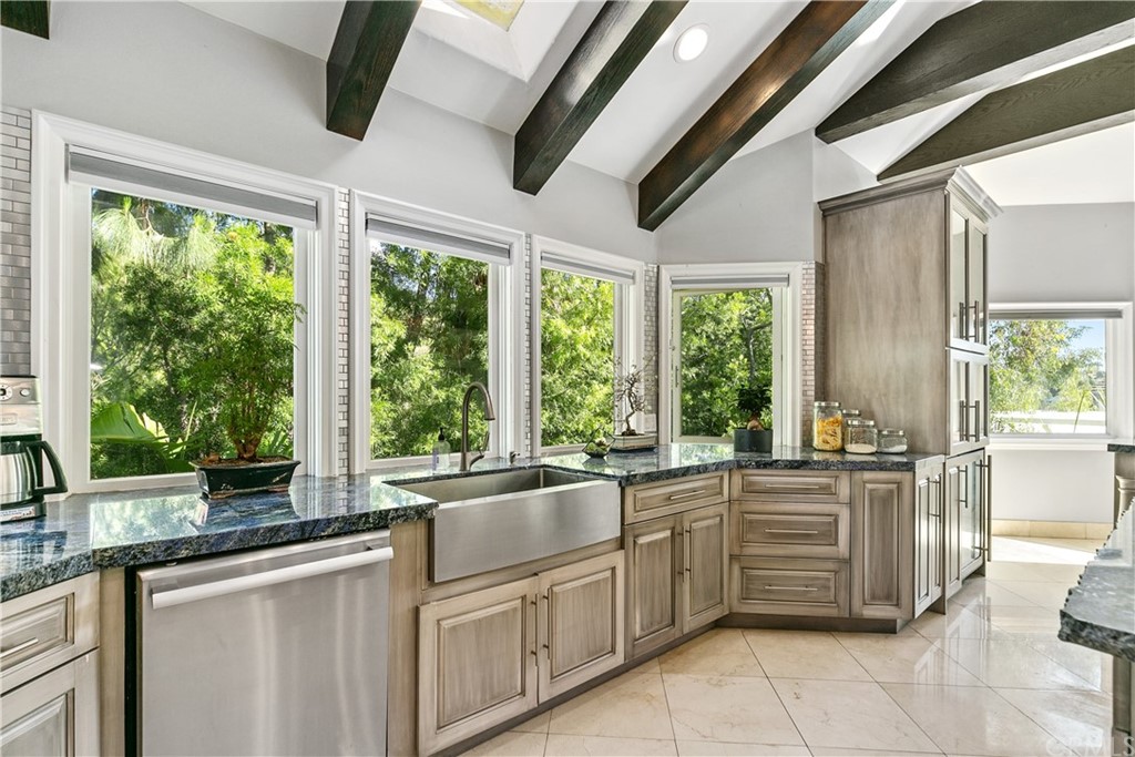 10282 Ambervale Lane North Tustin, CA 92705 - Photo 16 of 50