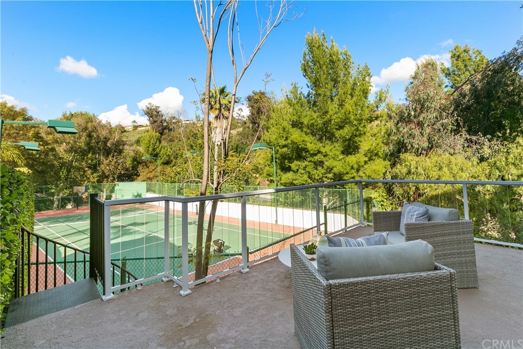 10282 Ambervale Lane North Tustin, CA 92705 - Photo 8 of 50