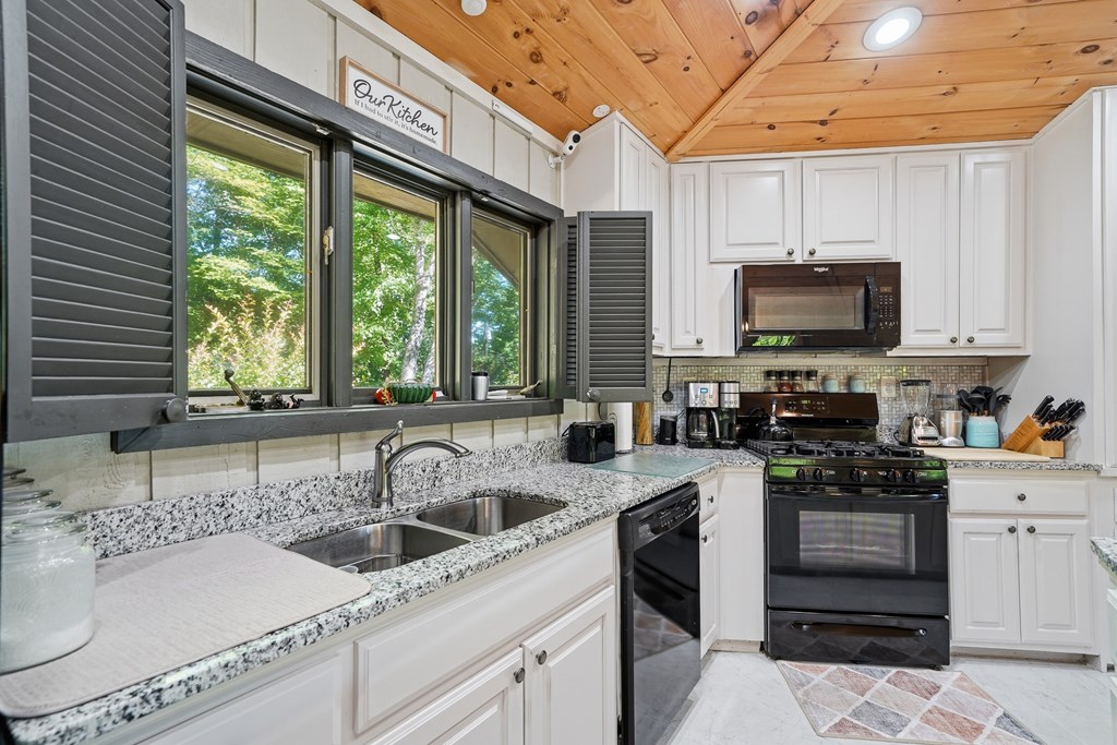 775 Mountain Oak Road Ellijay, GA 30536 - Photo 16 of 106