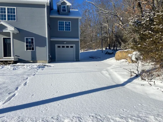 a view of the terrace of a house