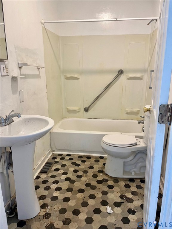 8409 Hopkins Road North Chesterfield, VA 23237 - Photo 6 of 9