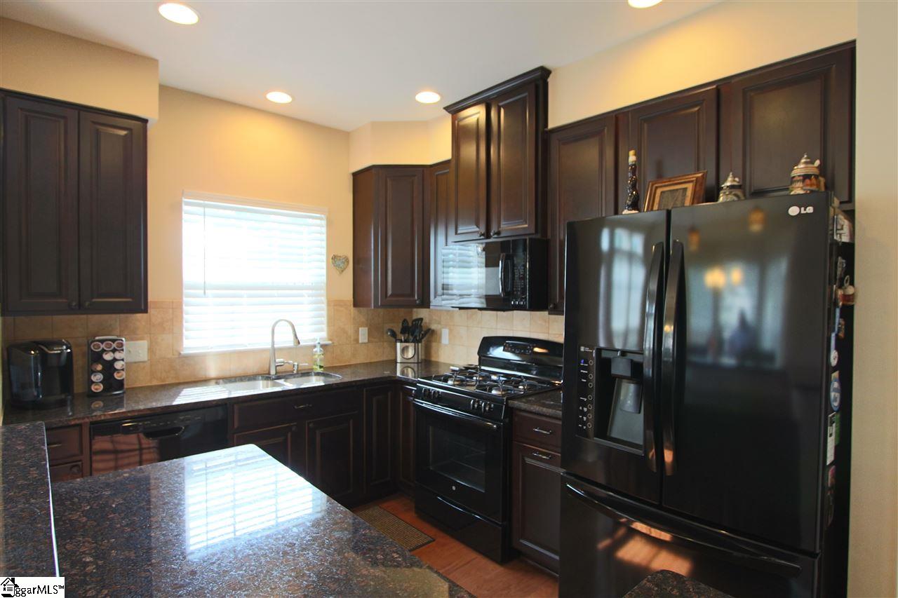 142 Awendaw Way Greenville, SC 29607 - Photo 3 of 20 Gallery Image 3