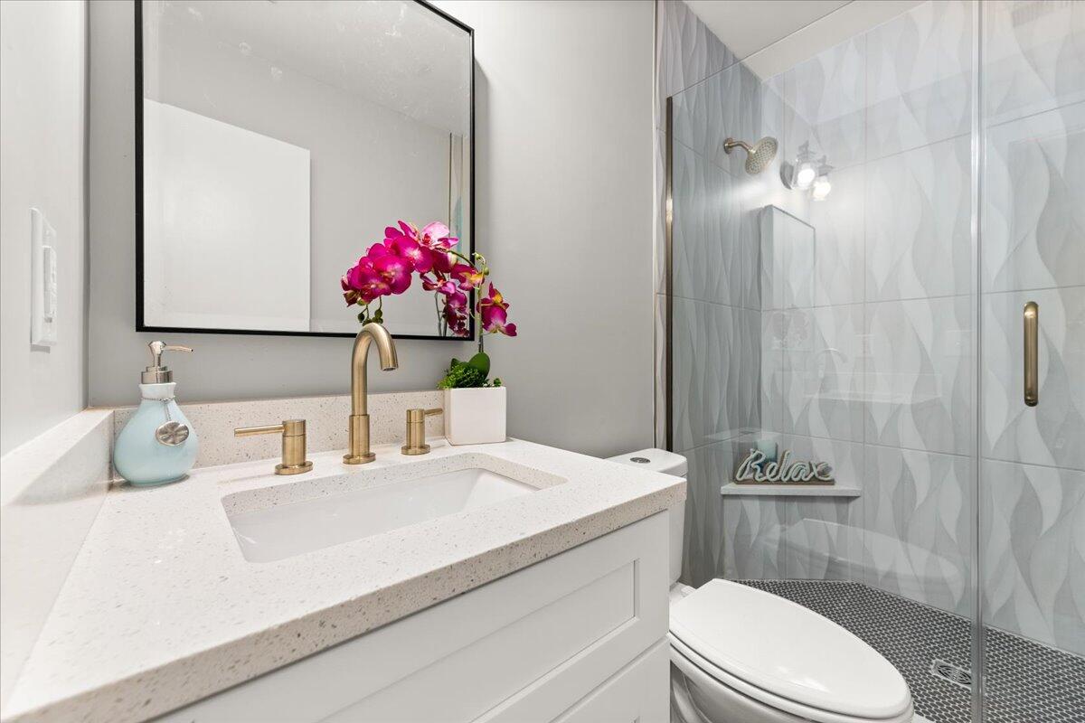 1157 Bellwood Road Charleston, SC 29412 - Photo 20 of 34 33-Primary Bathroom