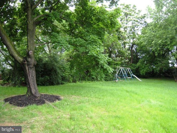 7906 34th Street Rosedale, MD 21237 - Photo 17 of 18 Back yard