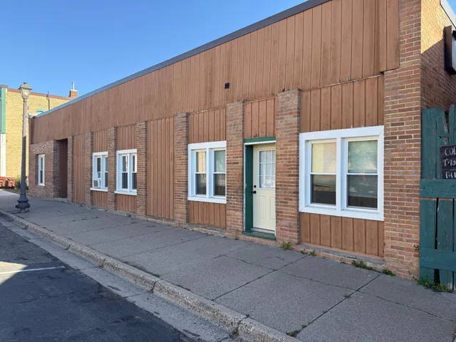 $480,000 | 409 Elm Avenue, Waverly, MN 55390