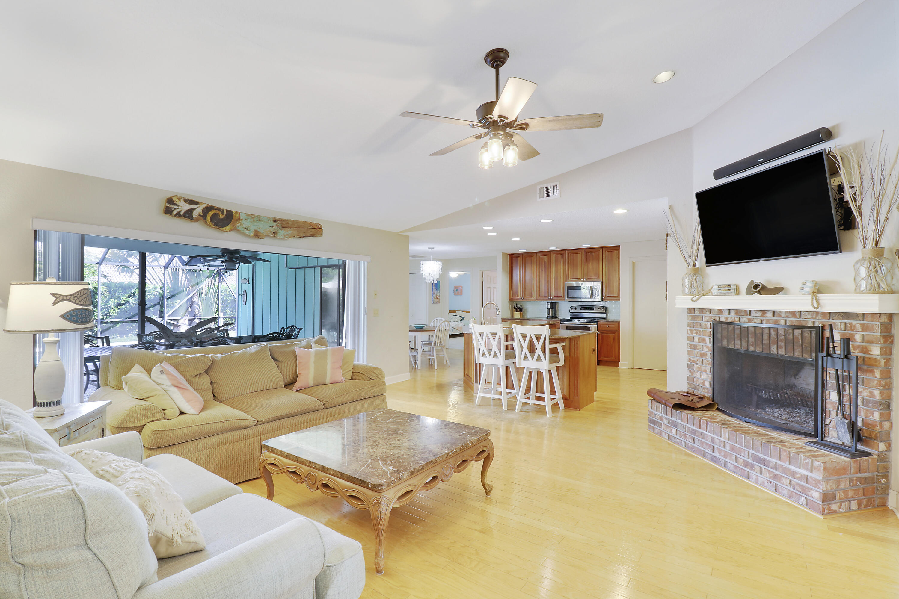 14 Hickory Hill Road Tequesta, FL 33469 - Photo 12 of 37 House-38