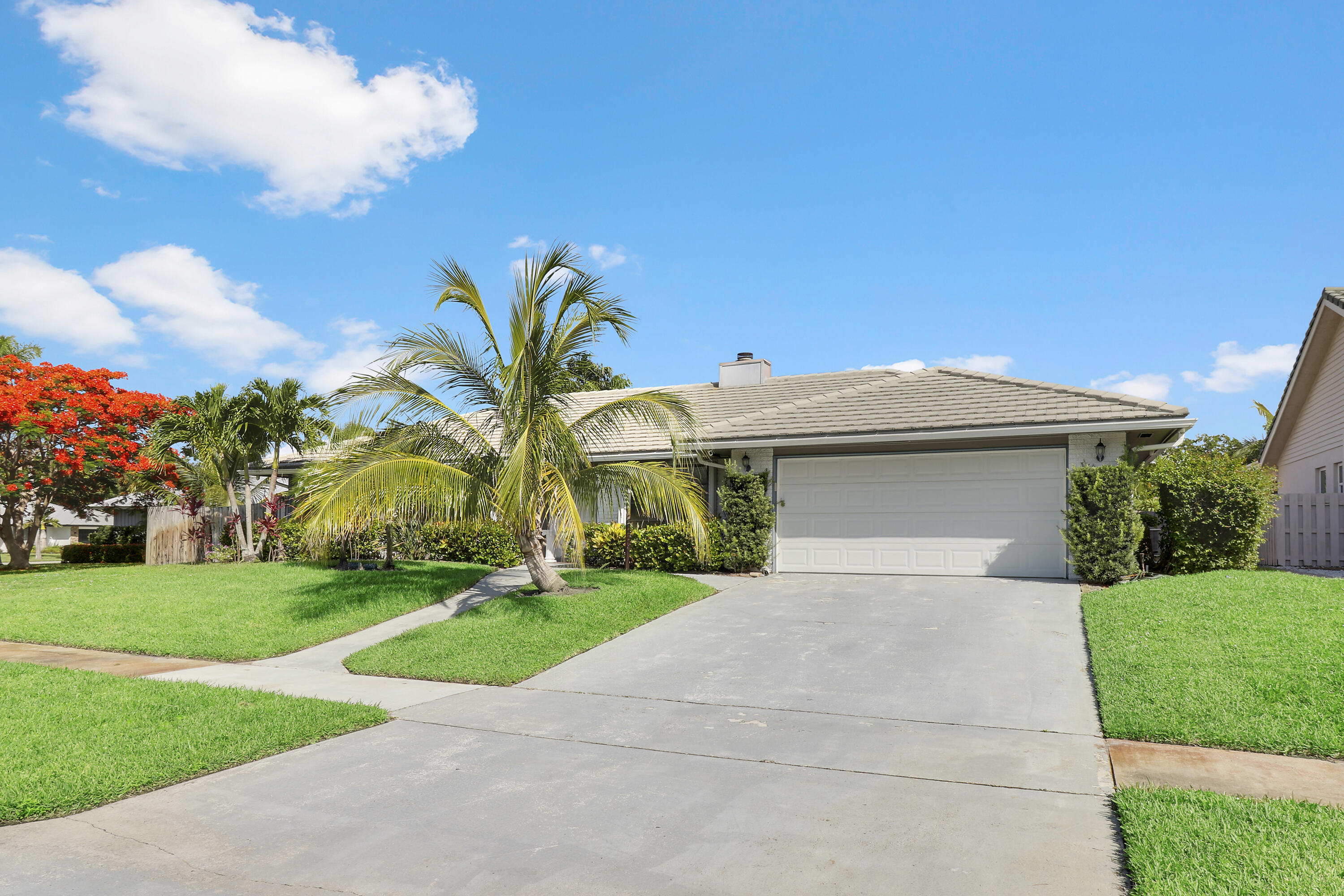 14 Hickory Hill Road Tequesta, FL 33469 - Photo 5 of 37 House-1