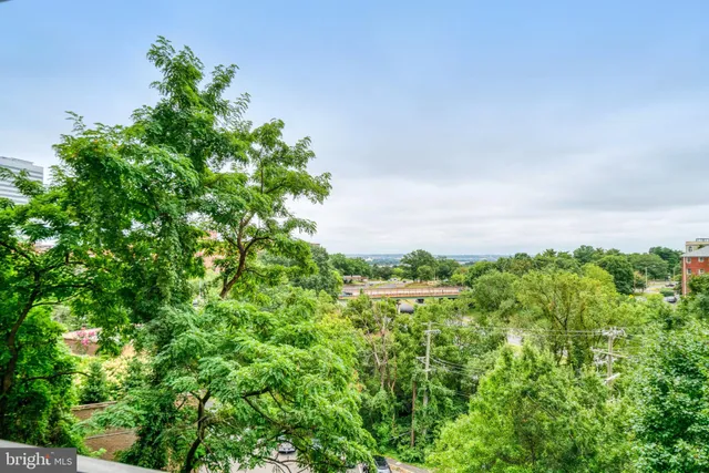 $768,000 | 1600 North Oak Street, Unit 212, Arlington, VA 22209