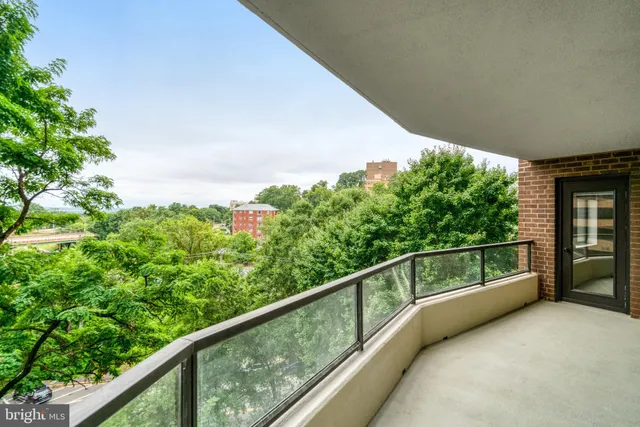 $768,000 | 1600 North Oak Street, Unit 212, Arlington, VA 22209