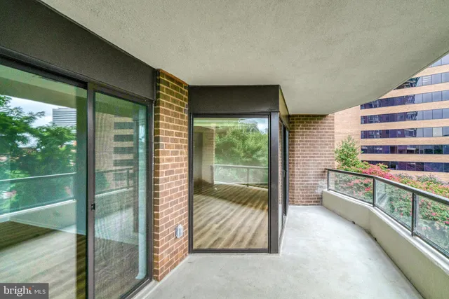 $768,000 | 1600 North Oak Street, Unit 212, Arlington, VA 22209