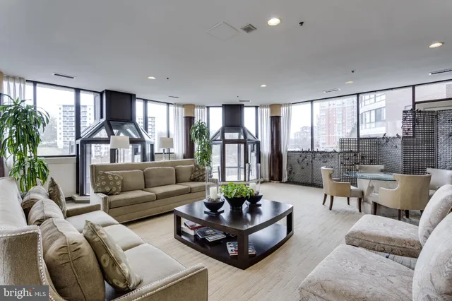 a view of a multi story building