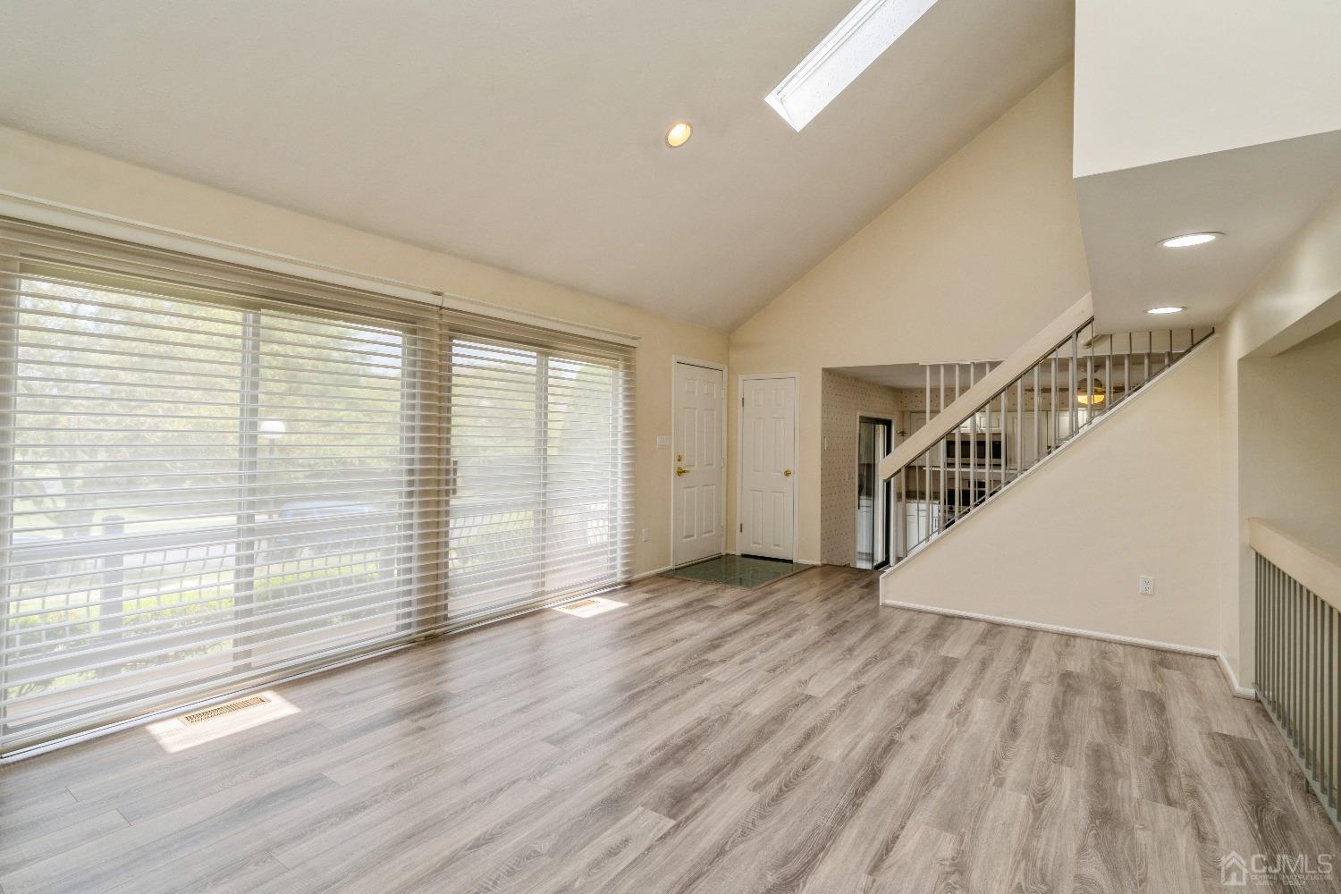 2 Sherborne Street Somerset, NJ 08873 - Photo 5 of 29