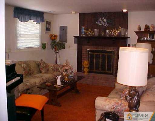 4 Hawthorn Road Piscataway, NJ 08854 - Photo 6 of 8 Gallery Image 6