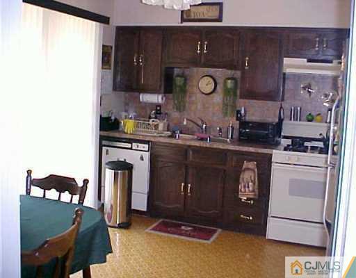4 Hawthorn Road Piscataway, NJ 08854 - Photo 7 of 8 Gallery Image 7