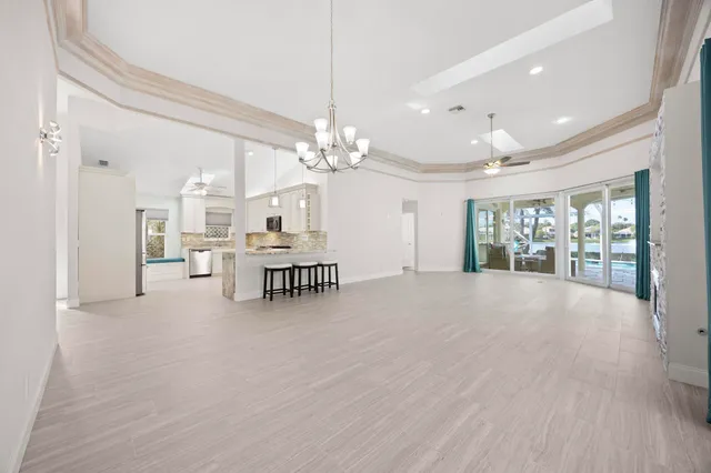 $1,125,000 | 122 Eagleton Lane, Palm Beach Gardens, FL 33418