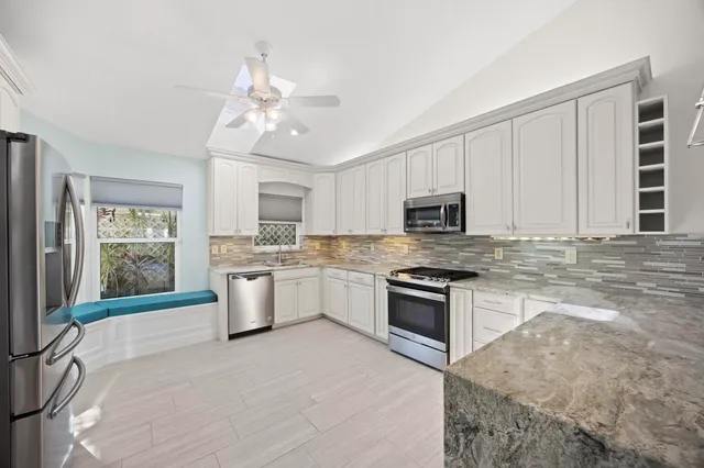 $1,125,000 | 122 Eagleton Lane, Palm Beach Gardens, FL 33418