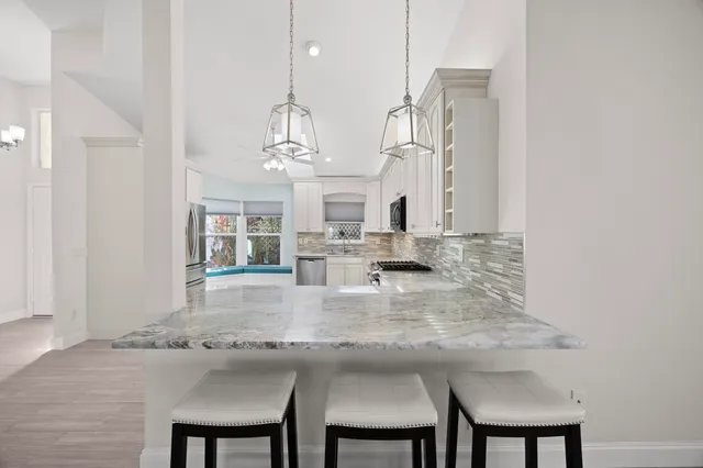 $1,125,000 | 122 Eagleton Lane, Palm Beach Gardens, FL 33418