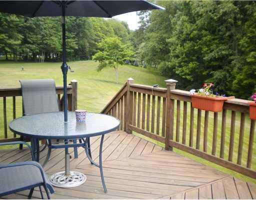 203 Love Road Valencia, PA 16059 - Photo 12 of 18 Patio/Deck.