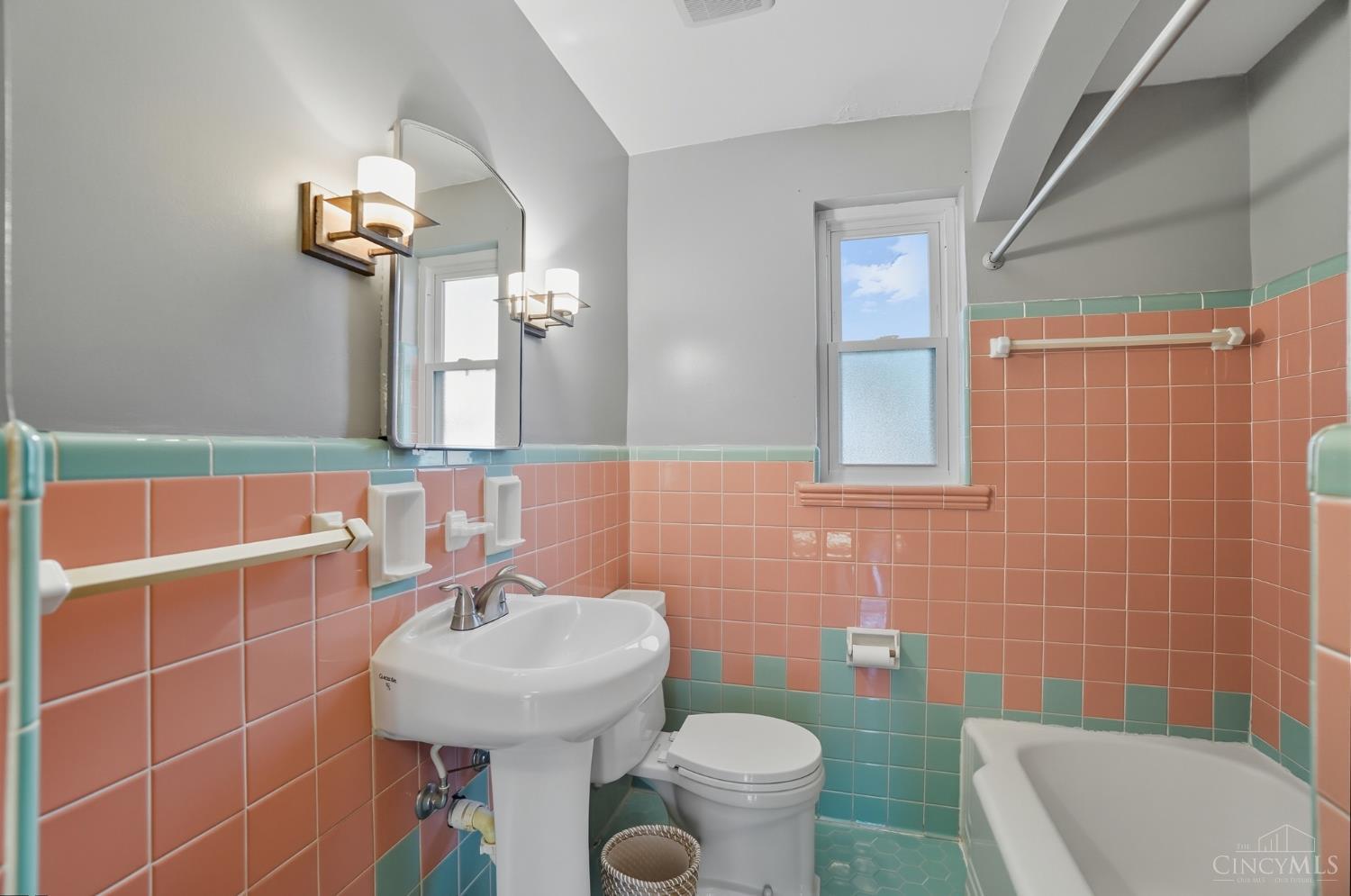 3262 Diehl Road Cincinnati, OH 45211 - Photo 16 of 30 Gallery Image 16