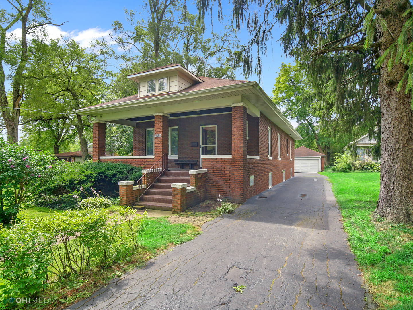 2043 Maple Road Homewood, IL 60430 - Photo 2 of 22