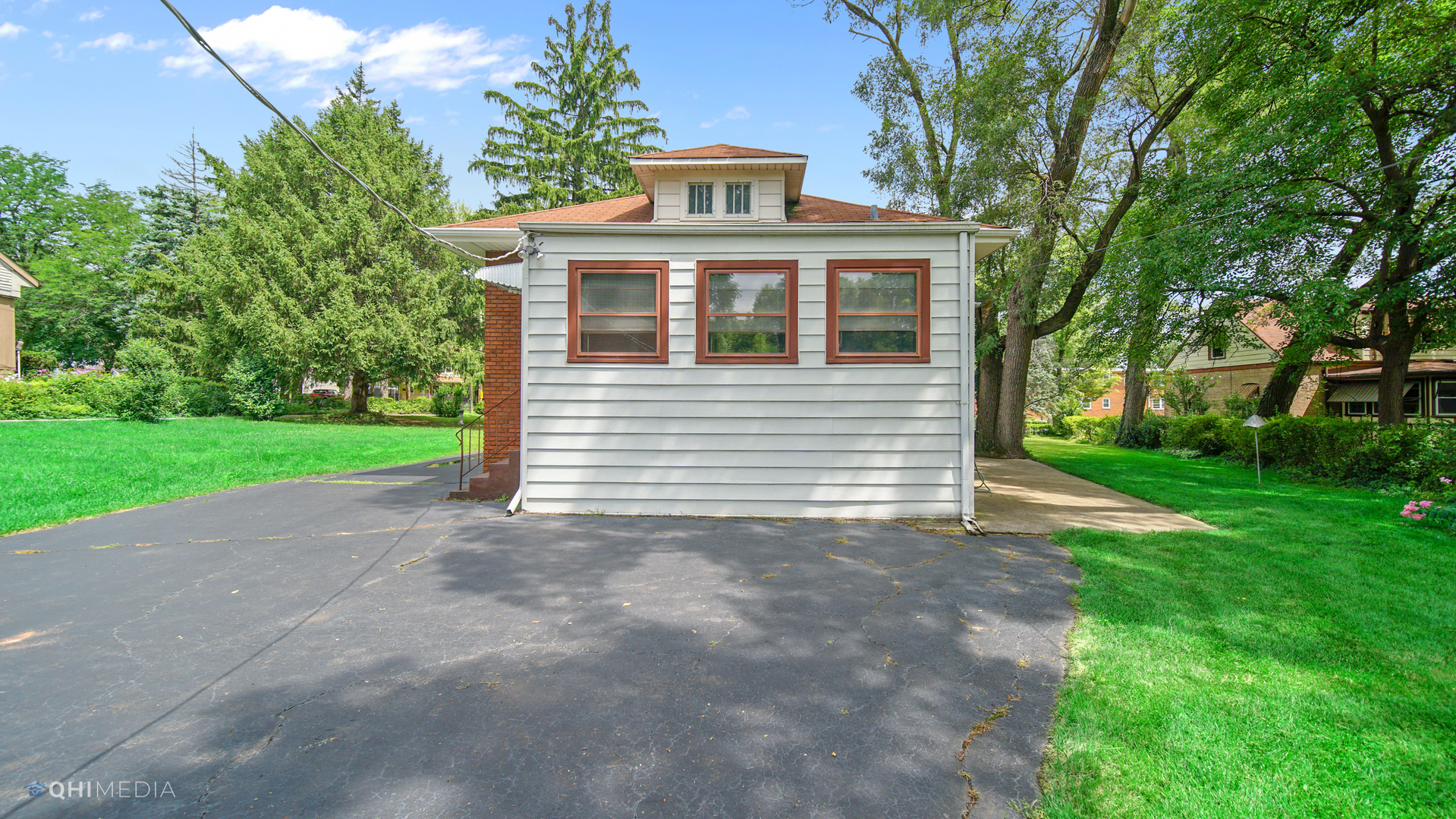 2043 Maple Road Homewood, IL 60430 - Photo 5 of 22