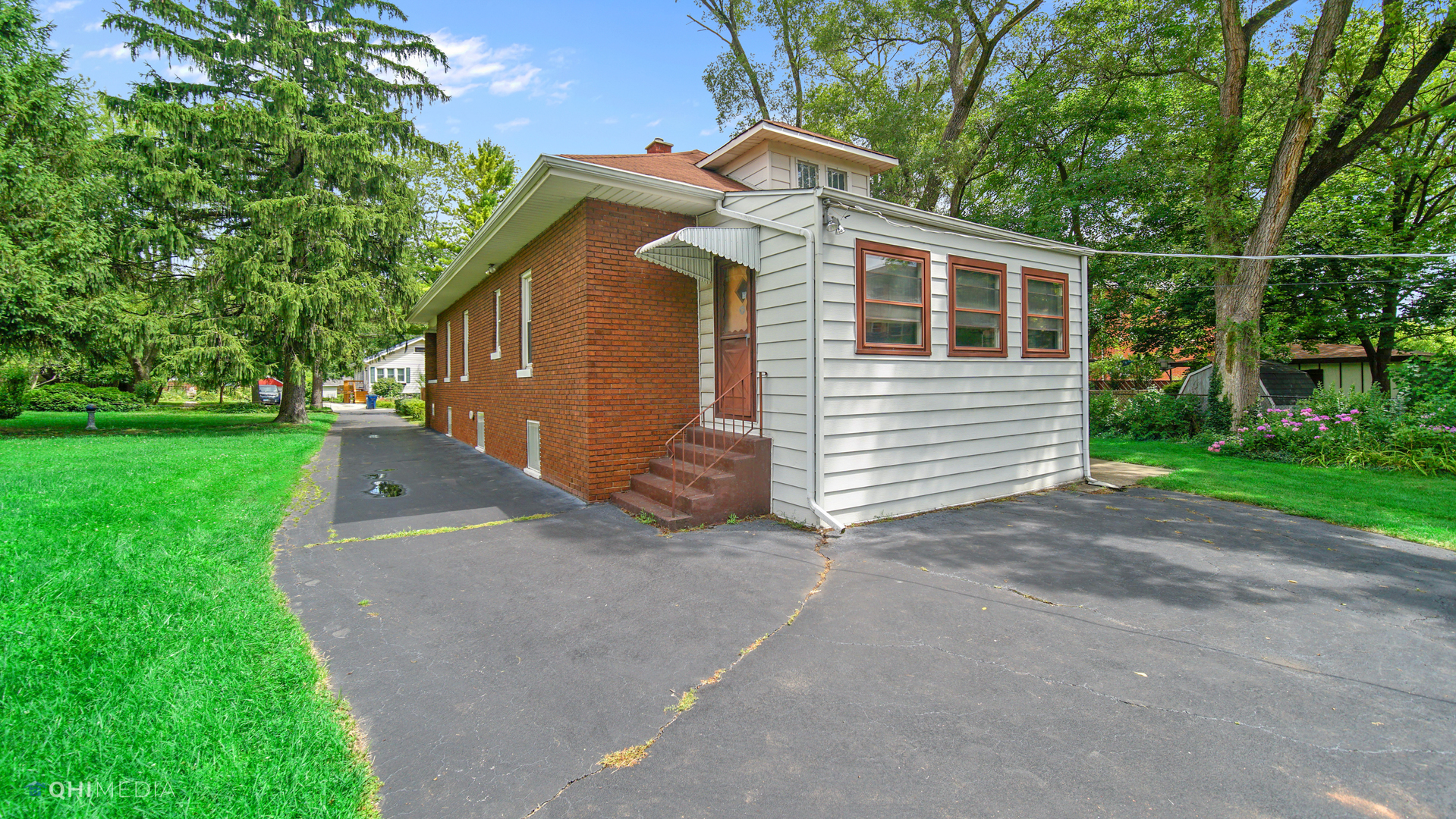 2043 Maple Road Homewood, IL 60430 - Photo 6 of 22