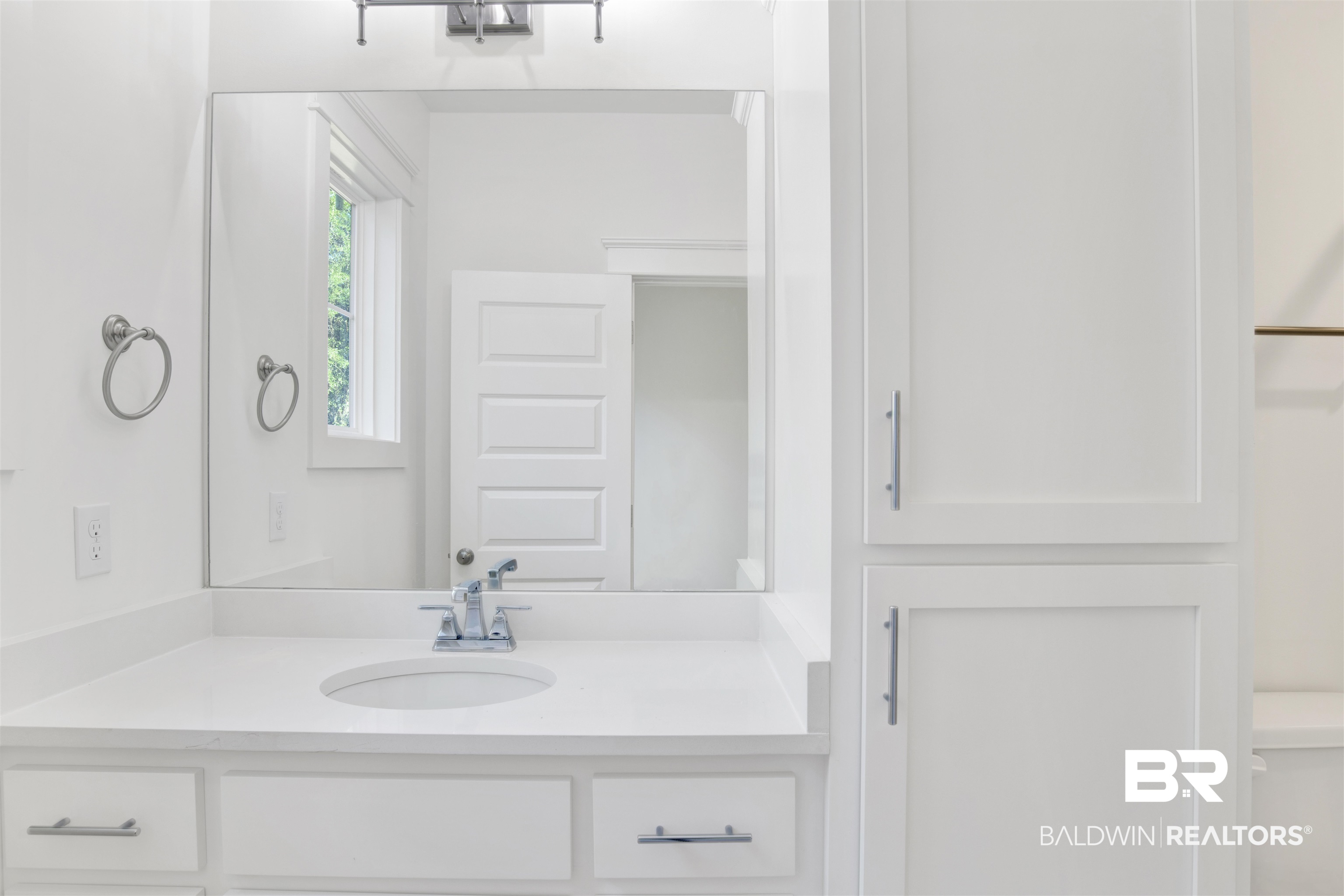 5 Long Leaf Circle Fairhope, AL 36532 - Photo 35 of 44 Ensuite Bathroom with vanity and toilet and shower