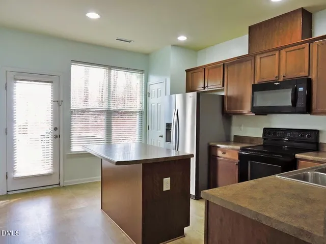 $289,900 | 100 Stratford Lakes Drive, Unit 322, Durham, NC 27713
