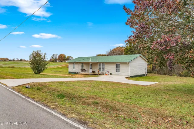 $299,000 | 925 Oak Grove Road, Madisonville, TN 37354