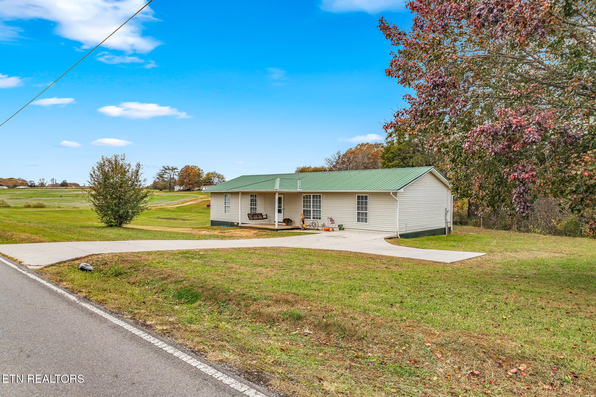 925 Oak Grove Road Madisonville, TN 37354 - Photo 1 of 29 925 Oak Grove Rd-23