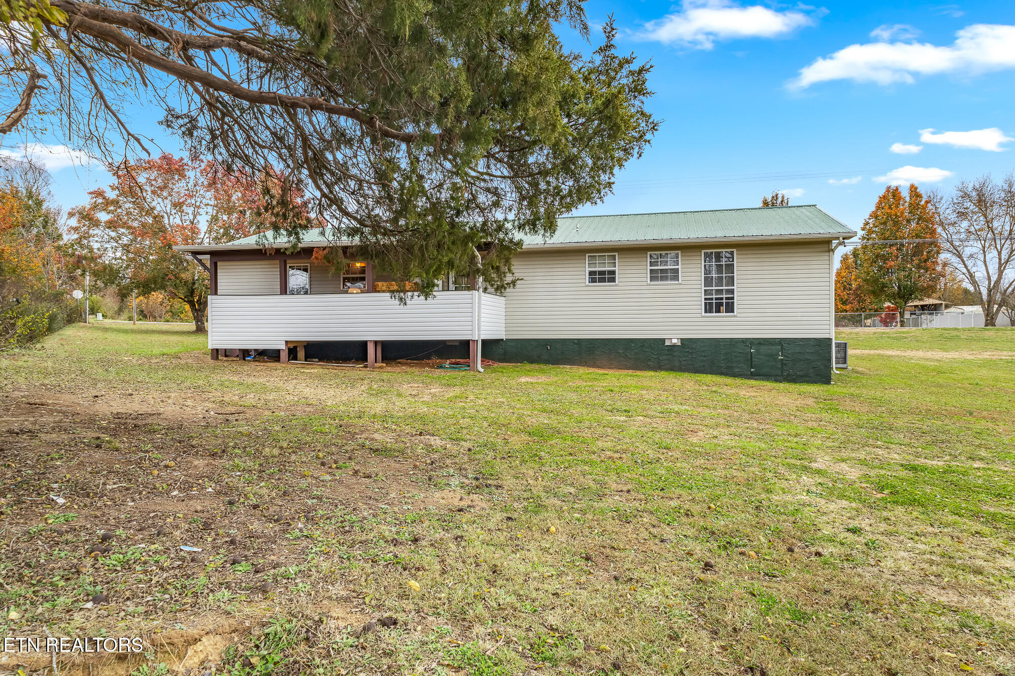 925 Oak Grove Road Madisonville, TN 37354 - Photo 4 of 29 925 Oak Grove Rd-24