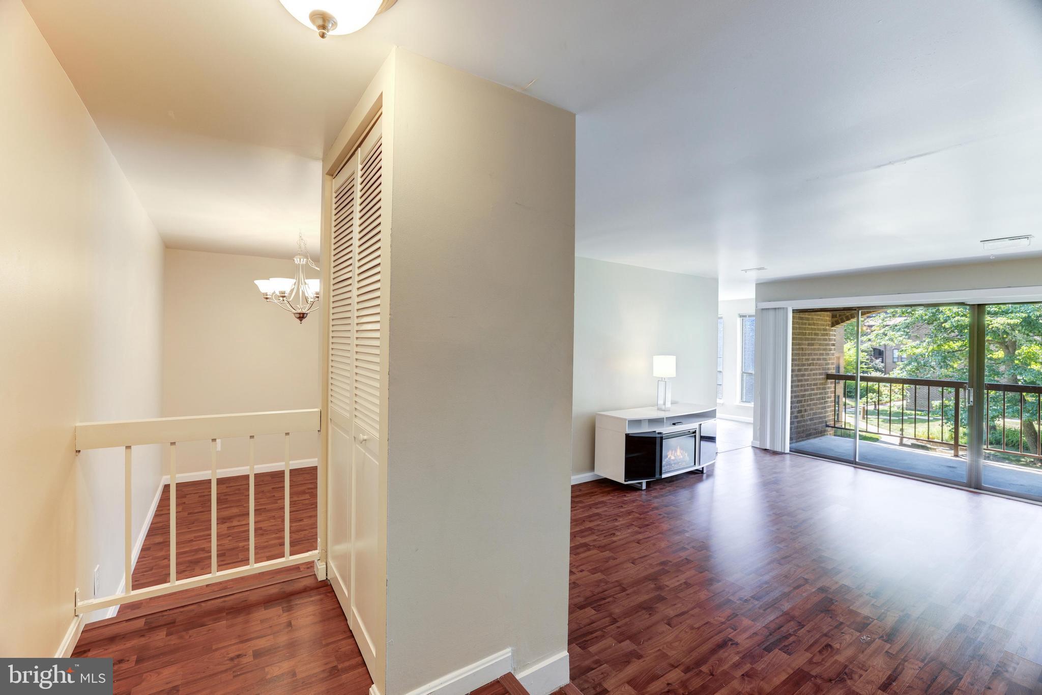 11200 Chestnut Grove Square, Unit 11200204 Reston, VA 20190 - Photo 4 of 31 Entryway w/ Closet