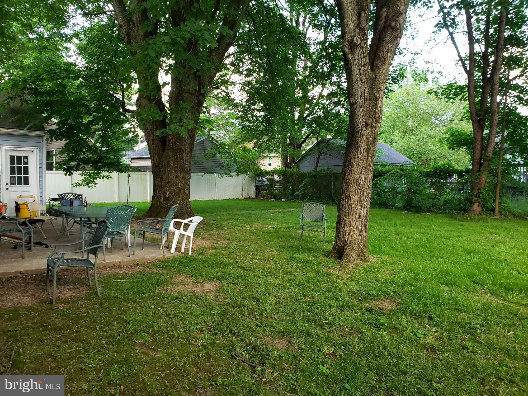 101 Green Lane Trenton, NJ 08638 - Photo 20 of 21 Space to Relax out Back