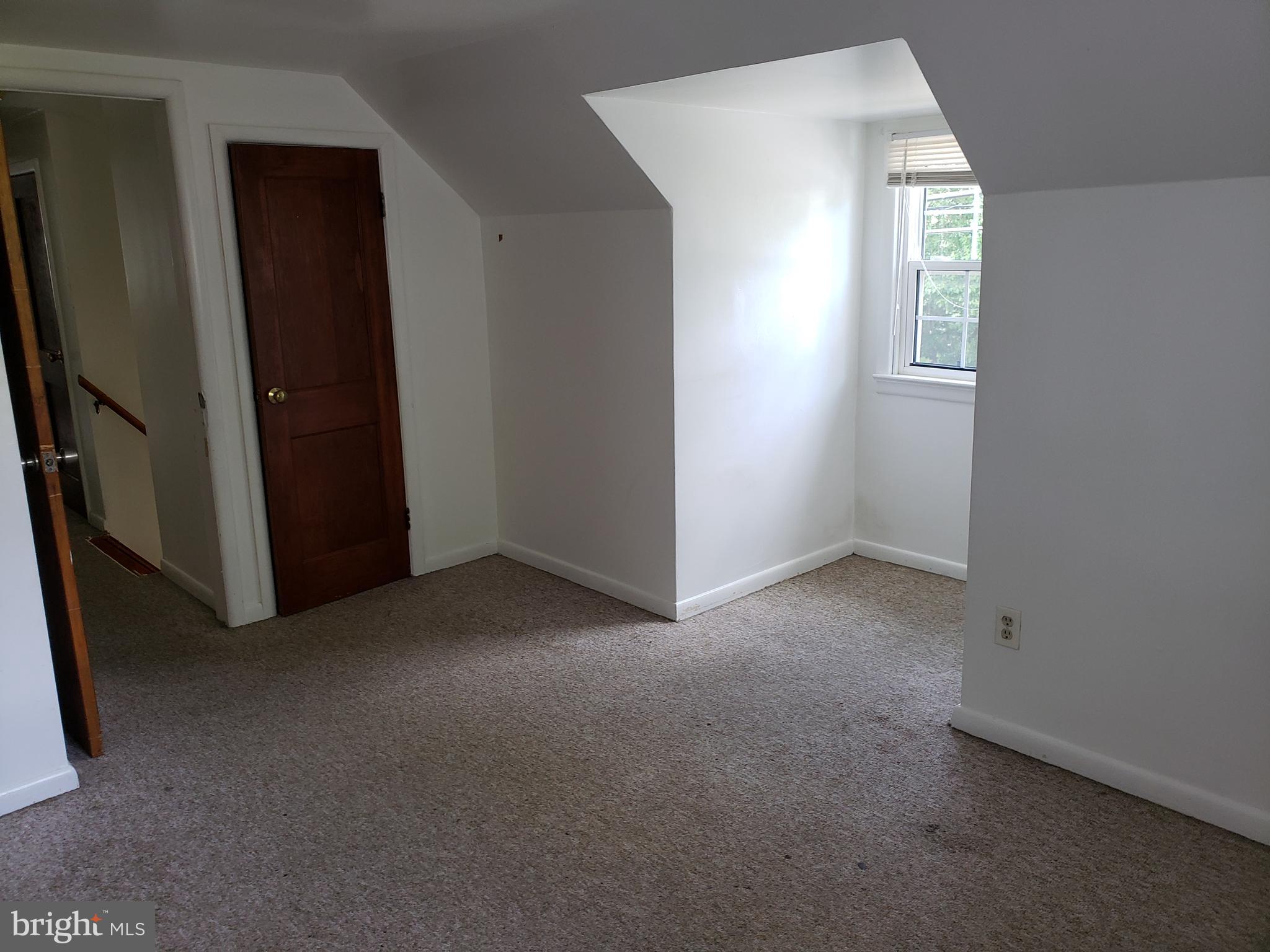 101 Green Lane Trenton, NJ 08638 - Photo 10 of 21 Bedroom w room for desk