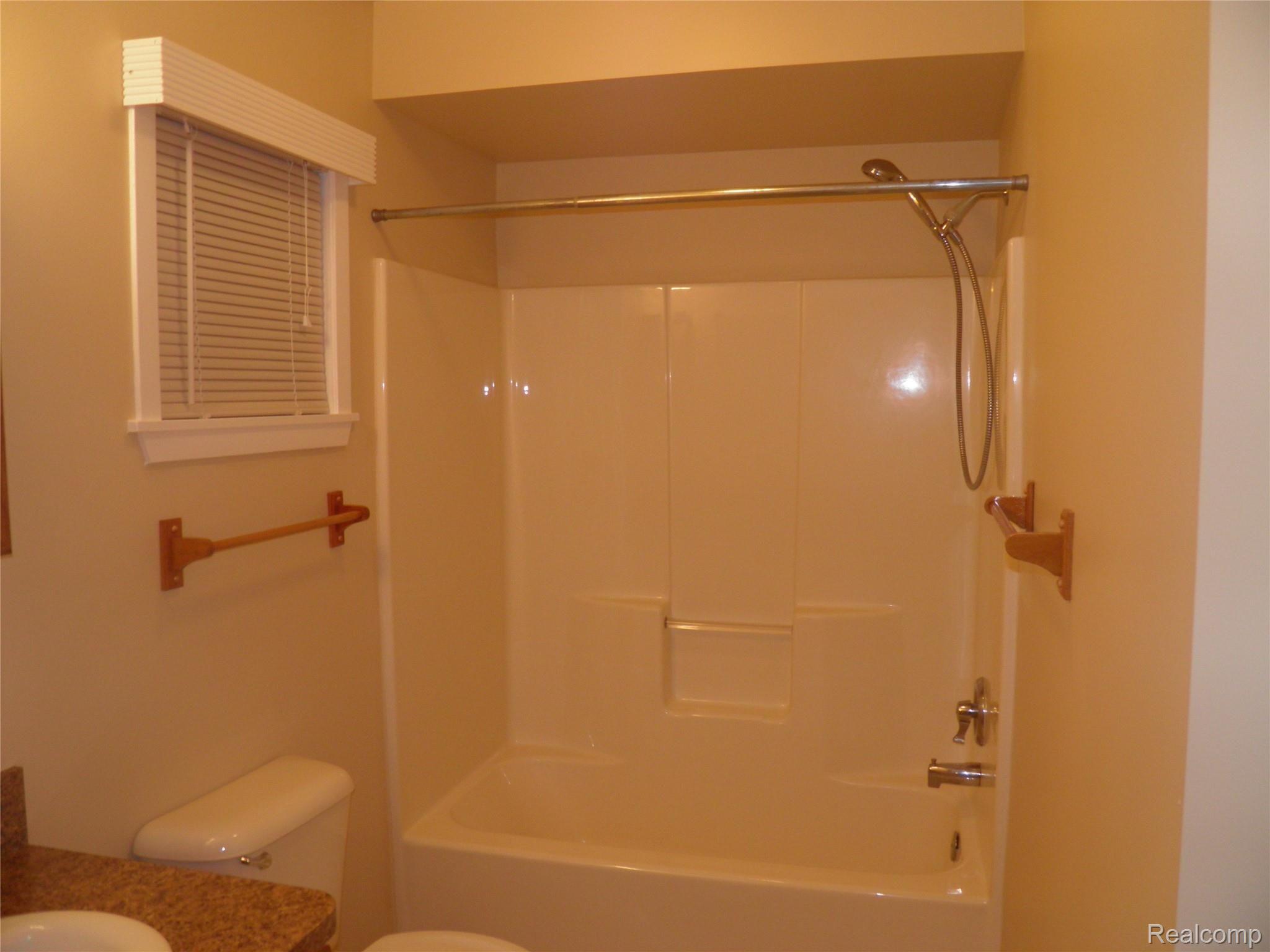 2191 North Milford Road Highland, MI 48357 - Photo 22 of 35 JLJM22.JPG
